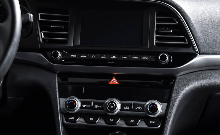 Hyundai Elantra - Фото 12