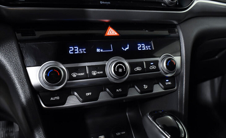 Hyundai Elantra - Фото 14