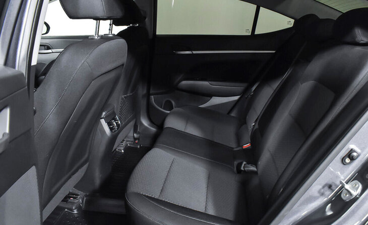 Hyundai Elantra - Фото 15