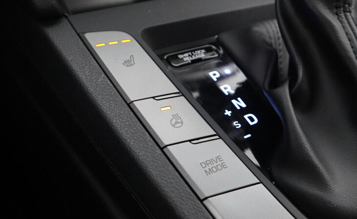 Hyundai Elantra - Фото 9