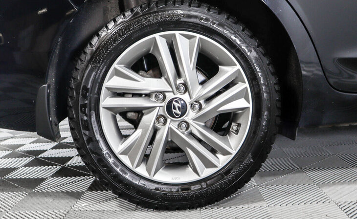 Hyundai Elantra - Фото 5