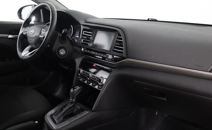 Hyundai Elantra - Фото 6