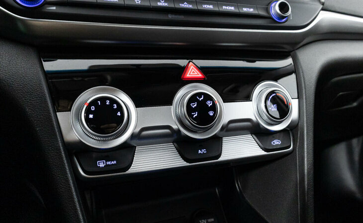 Hyundai Elantra - Фото 12