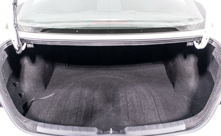 Hyundai Elantra - Фото 15