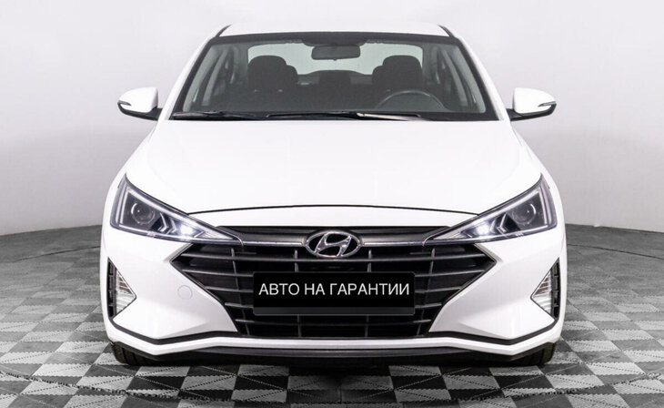 Hyundai Elantra - Фото 1