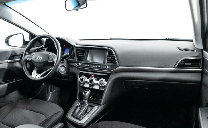 Hyundai Elantra - Фото 4