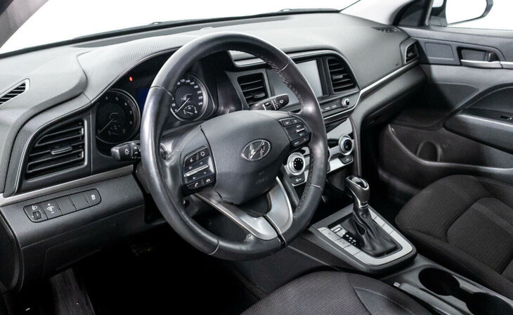 Hyundai Elantra - Фото 6
