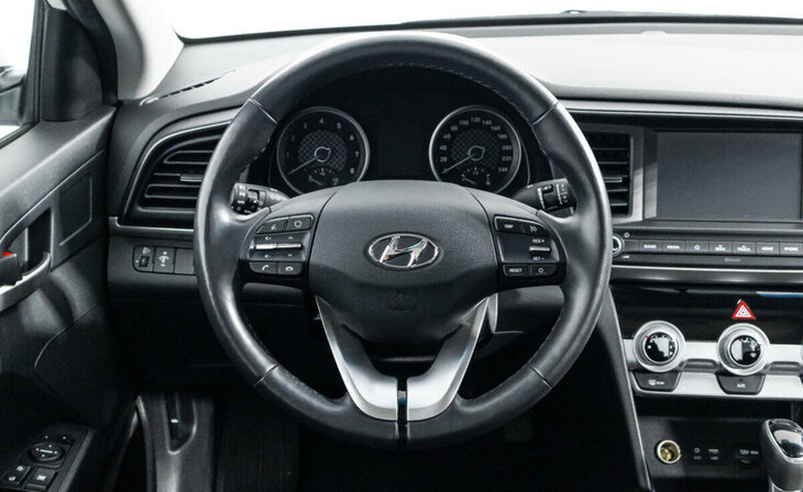 Hyundai Elantra - Фото 7
