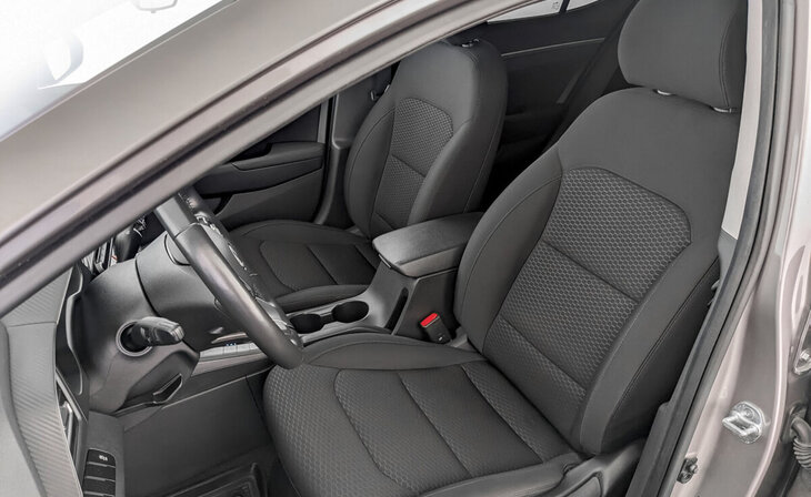 Hyundai Elantra - Фото 10