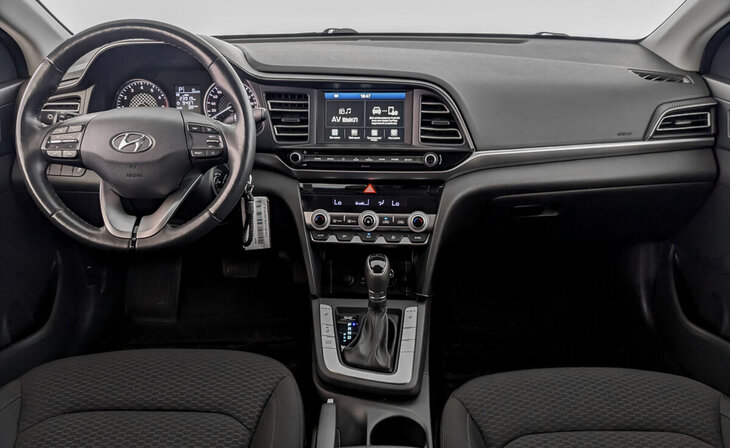 Hyundai Elantra - Фото 12