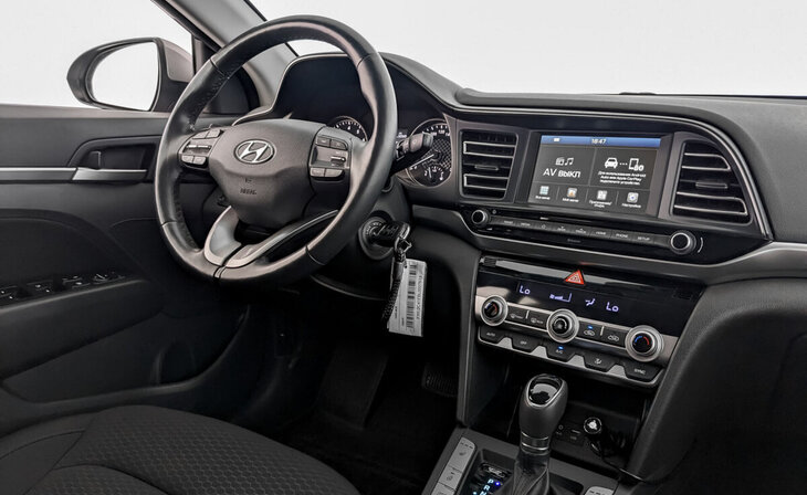 Hyundai Elantra - Фото 13