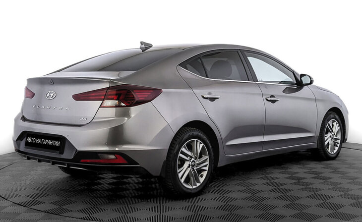 Hyundai Elantra - Фото 4