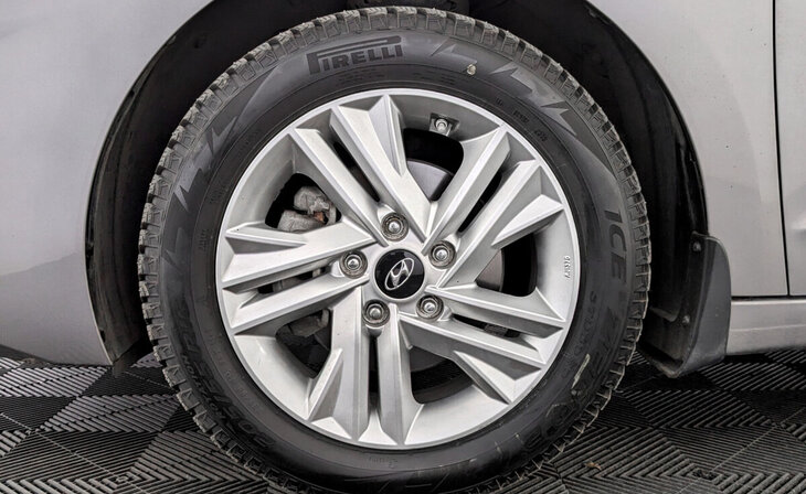 Hyundai Elantra - Фото 8