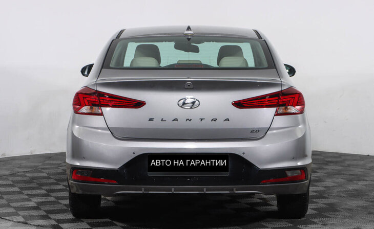 Hyundai Elantra - Фото 3