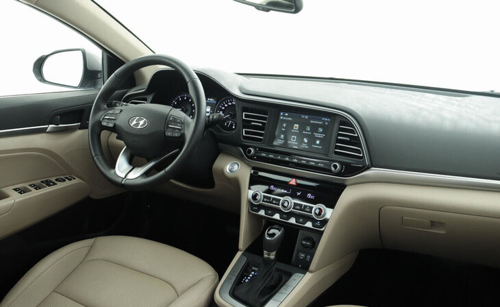 Hyundai Elantra - Фото 5