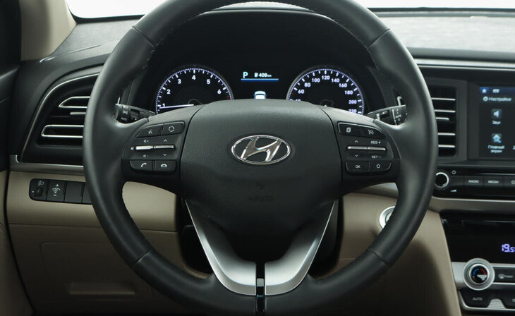 Hyundai Elantra - Фото 8