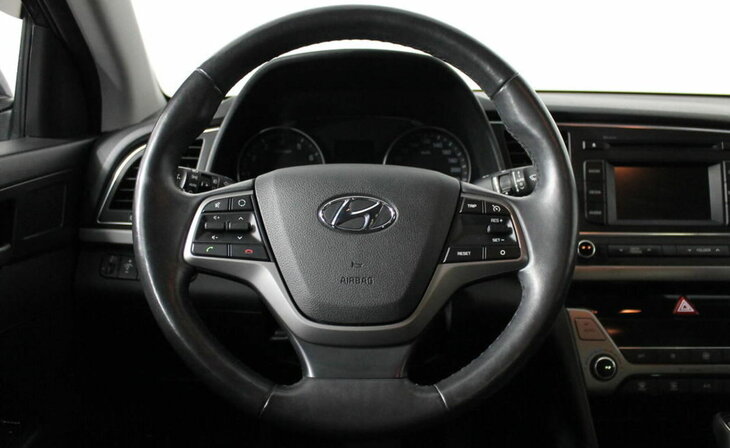 Hyundai Elantra - Фото 7