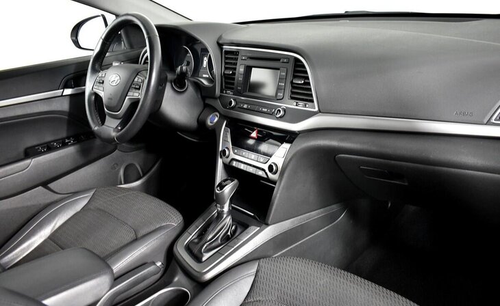Hyundai Elantra - Фото 6