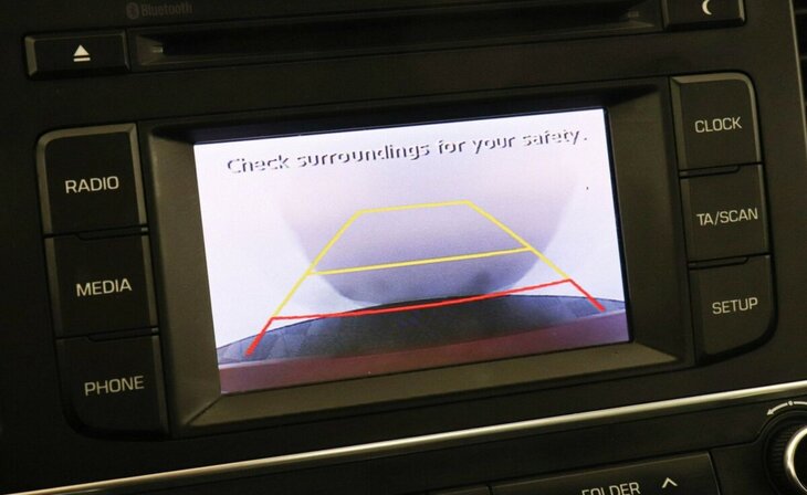 Hyundai Elantra - Фото 6