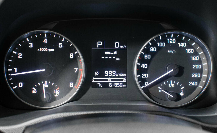 Hyundai Elantra - Фото 11