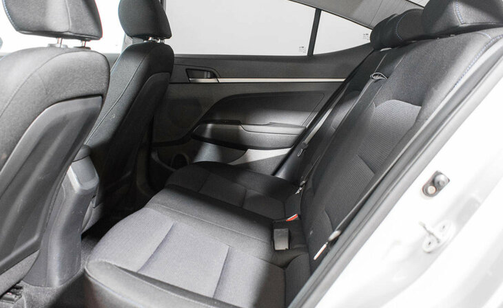 Hyundai Elantra - Фото 13