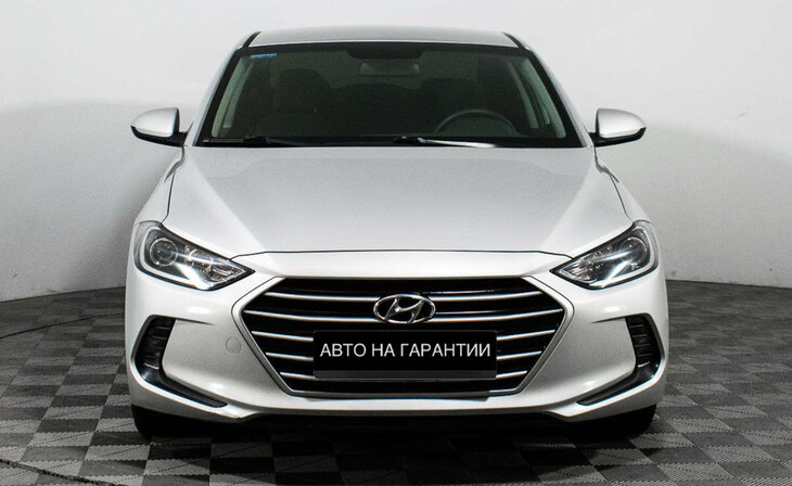 Hyundai Elantra - Фото 1