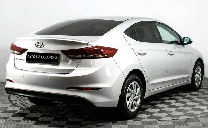 Hyundai Elantra - Фото 2