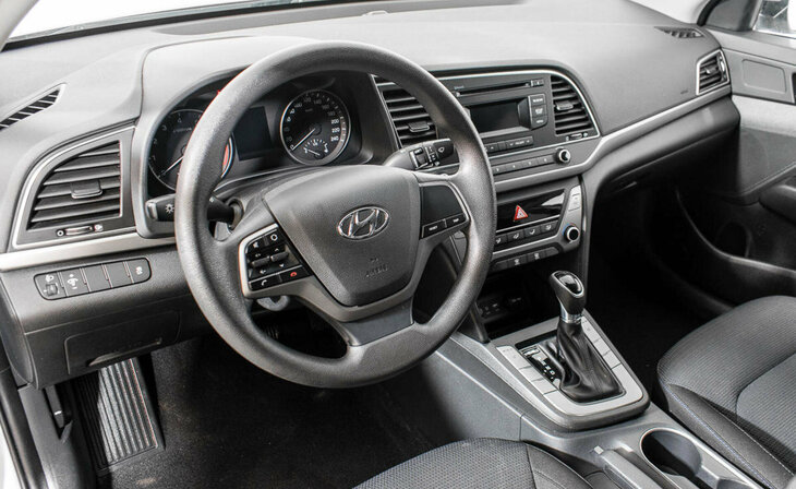 Hyundai Elantra - Фото 8