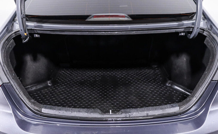 Hyundai Elantra - Фото 11