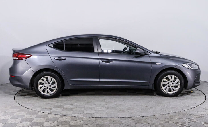 Hyundai Elantra - Фото 3