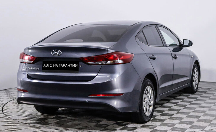 Hyundai Elantra - Фото 4