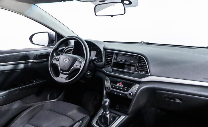 Hyundai Elantra - Фото 6
