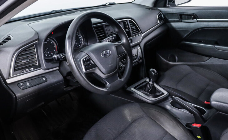 Hyundai Elantra - Фото 8