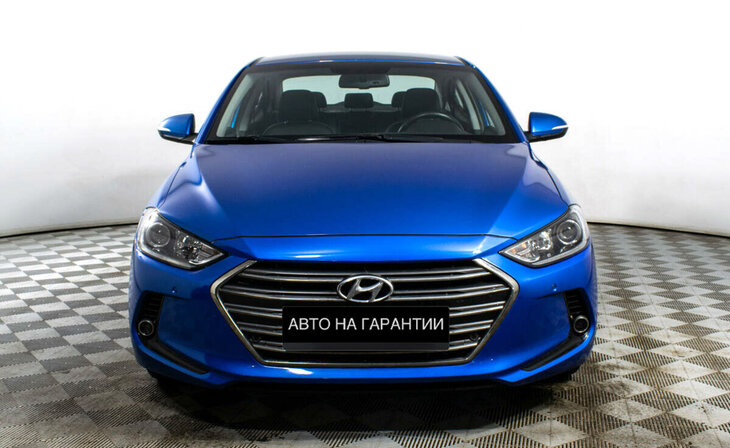 Hyundai Elantra - Фото 1