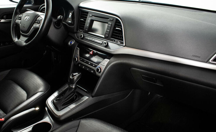 Hyundai Elantra - Фото 4