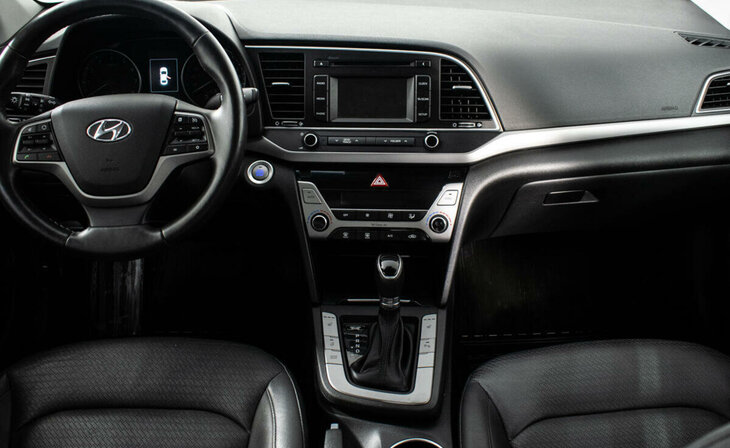 Hyundai Elantra - Фото 5