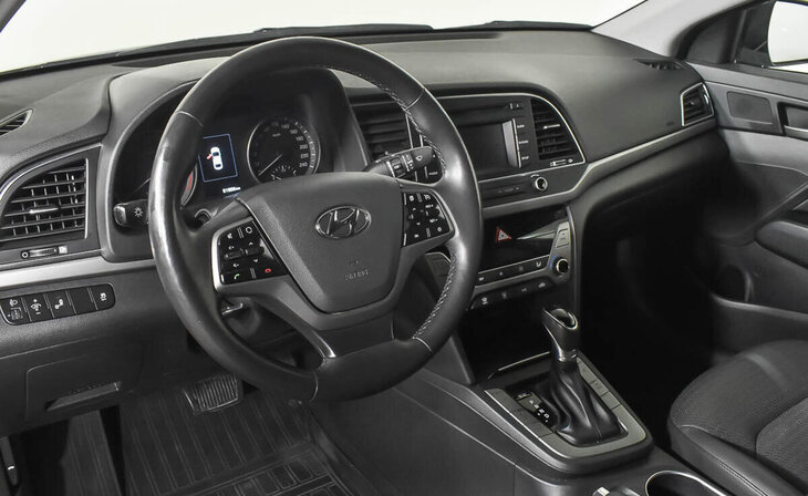 Hyundai Elantra - Фото 10