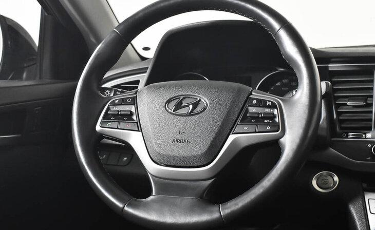 Hyundai Elantra - Фото 11