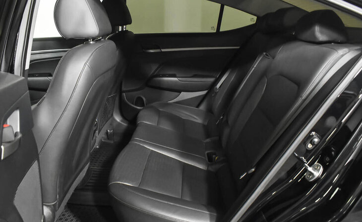 Hyundai Elantra - Фото 15