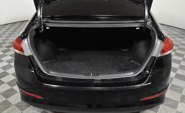 Hyundai Elantra - Фото 16