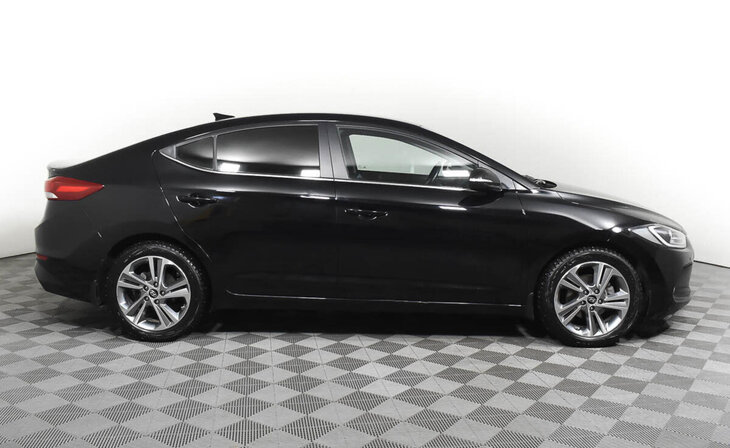Hyundai Elantra - Фото 3