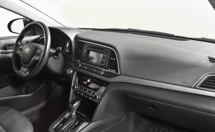 Hyundai Elantra - Фото 8
