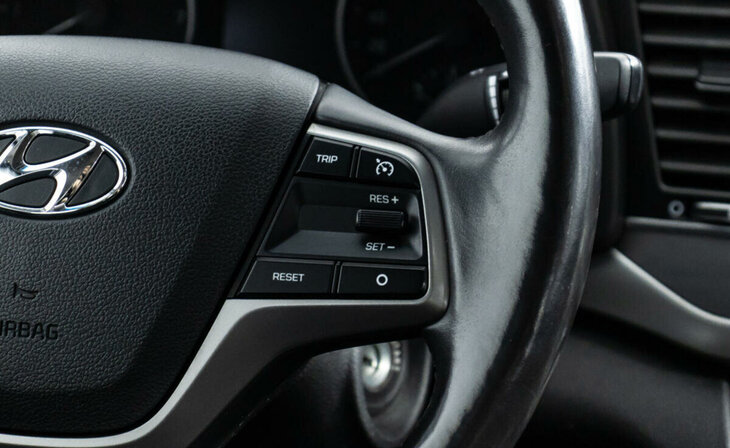 Hyundai Elantra - Фото 9