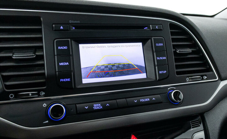 Hyundai Elantra - Фото 11