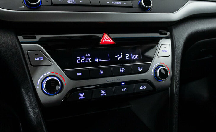 Hyundai Elantra - Фото 12