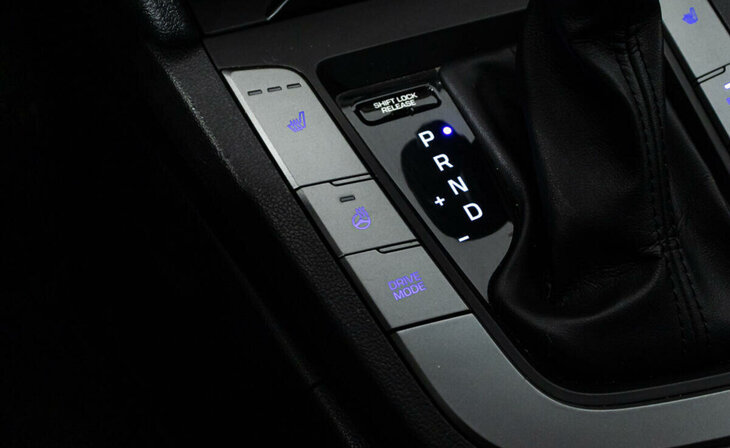 Hyundai Elantra - Фото 13