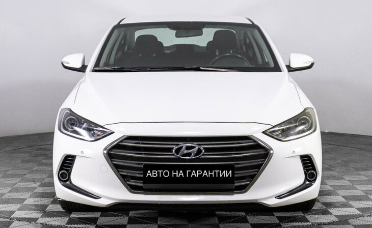 Hyundai Elantra - Фото 1