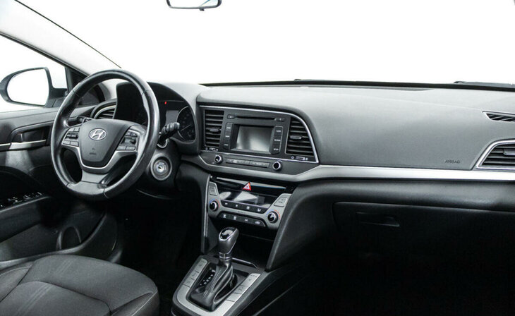 Hyundai Elantra - Фото 4
