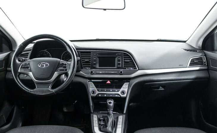 Hyundai Elantra - Фото 5