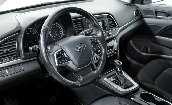 Hyundai Elantra - Фото 6